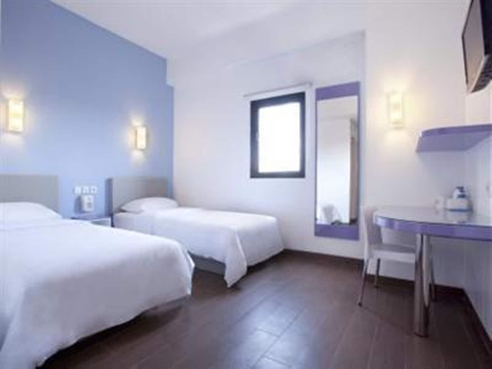 Amaris Hotel Thamrin City Jacarta Exterior foto