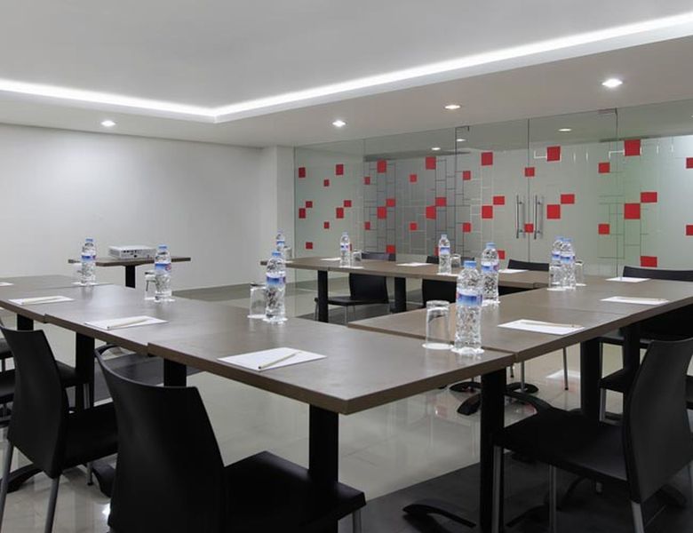 Amaris Hotel Thamrin City Jacarta Negócio foto